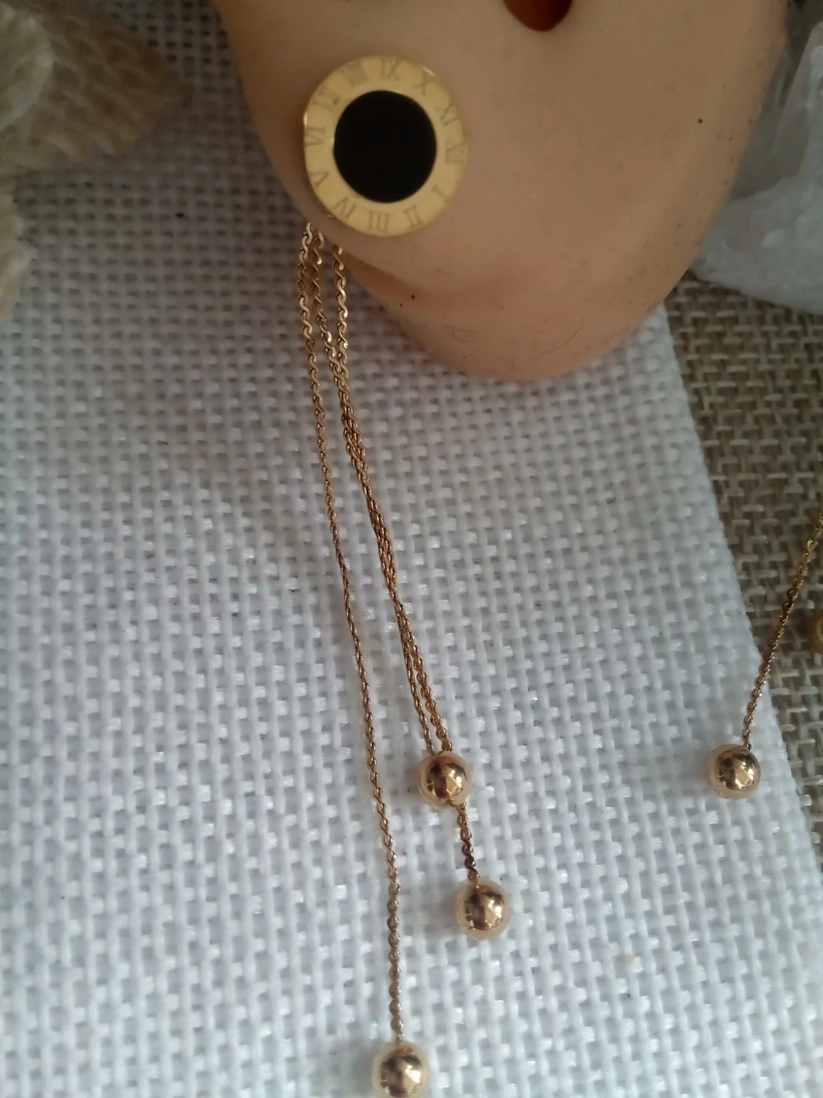 Boucles d'oreilles noires et or – photo 2